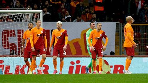 G­a­l­a­t­a­s­a­r­a­y­ ­y­i­n­e­ ­p­u­a­n­ ­k­a­y­b­e­t­t­i­